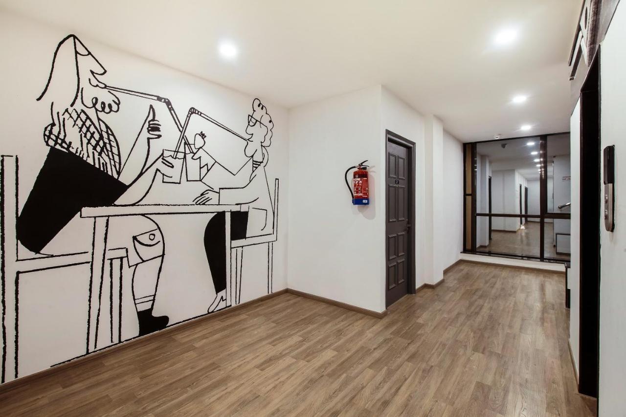 Oyo Townhouse 934 L'Elegant Hotel & Banquetby Ace Manor Газиабад Экстерьер фото
