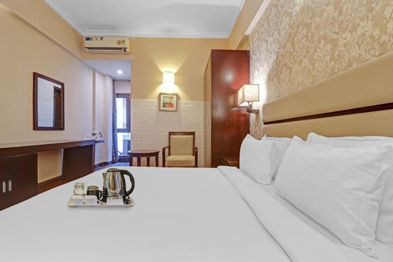 Oyo Townhouse 934 L'Elegant Hotel & Banquetby Ace Manor Газиабад Экстерьер фото