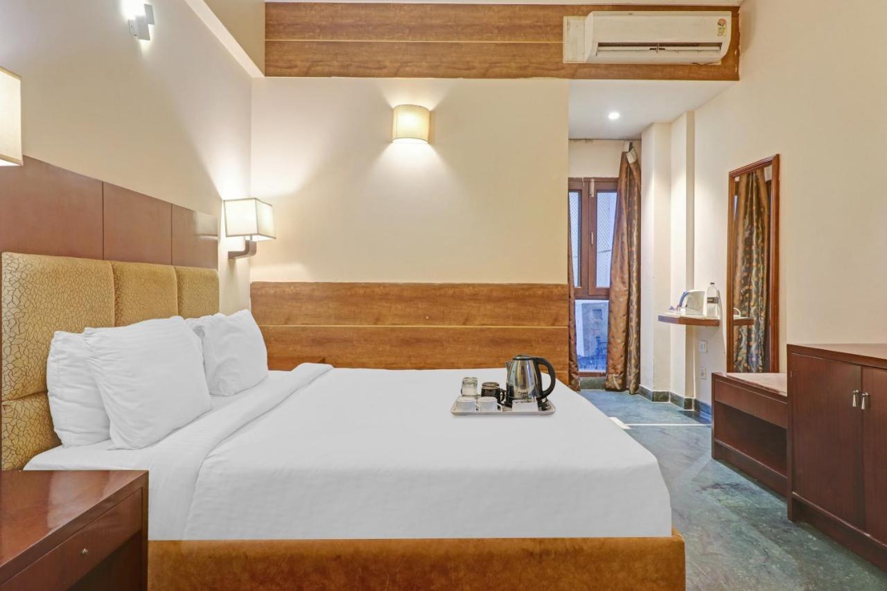 Oyo Townhouse 934 L'Elegant Hotel & Banquetby Ace Manor Газиабад Экстерьер фото